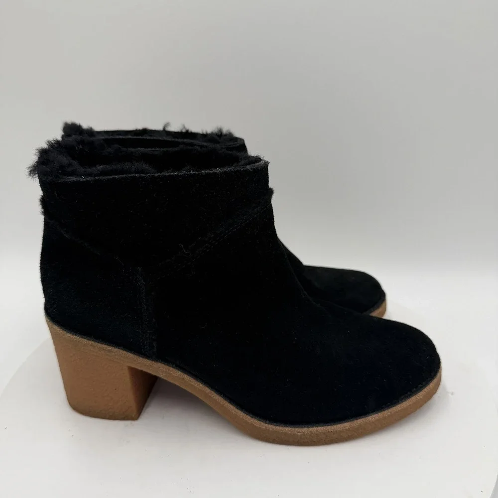 UGG Black Suede Shearling Kasen Ankle Boot Size 7.5 Block Heel Crepe Sole Bootie